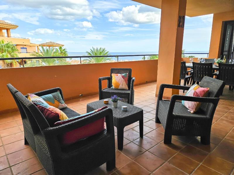 Beautiful sea views duplex penthouse in Manilva - image 24