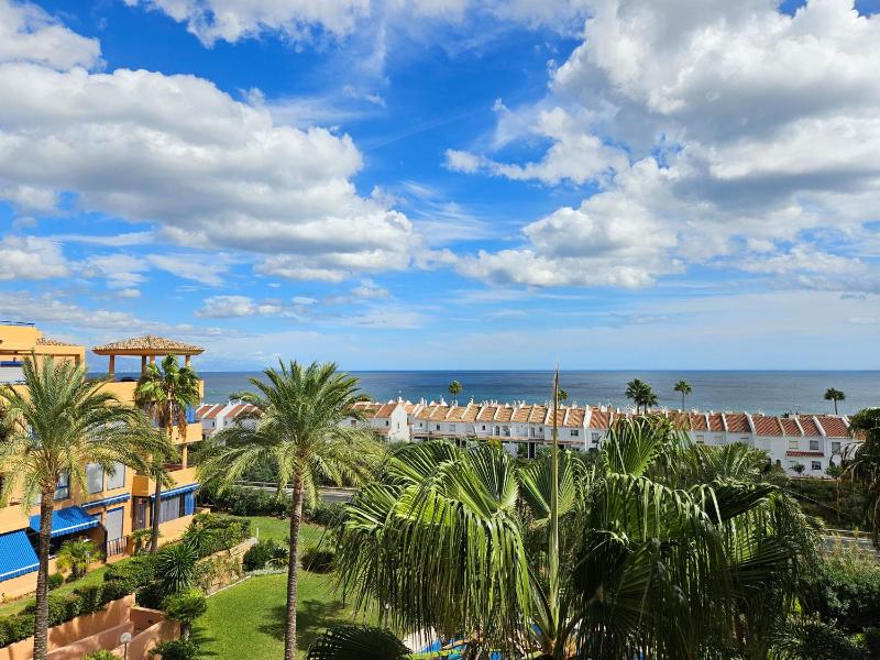 Beautiful sea views duplex penthouse in Manilva - image 18