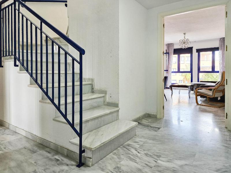 Beautiful sea views duplex penthouse in Manilva - image 17