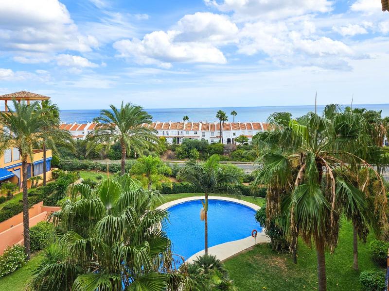 Beautiful sea views duplex penthouse in Manilva - image 10