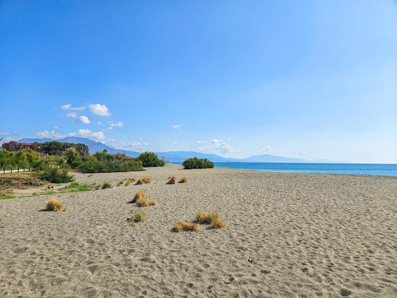 Beautiful sea views duplex penthouse in Manilva - image 19