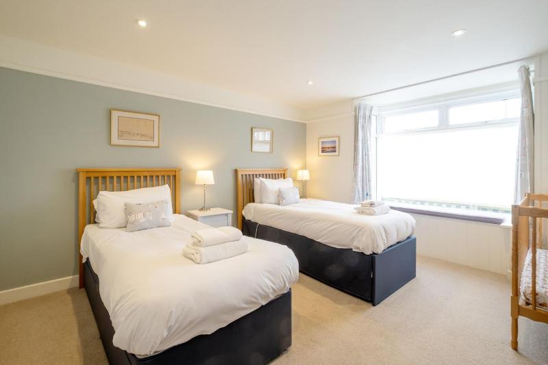 8 Lee Road Aldeburgh - Aldeburgh Coastal Cottages - image 11