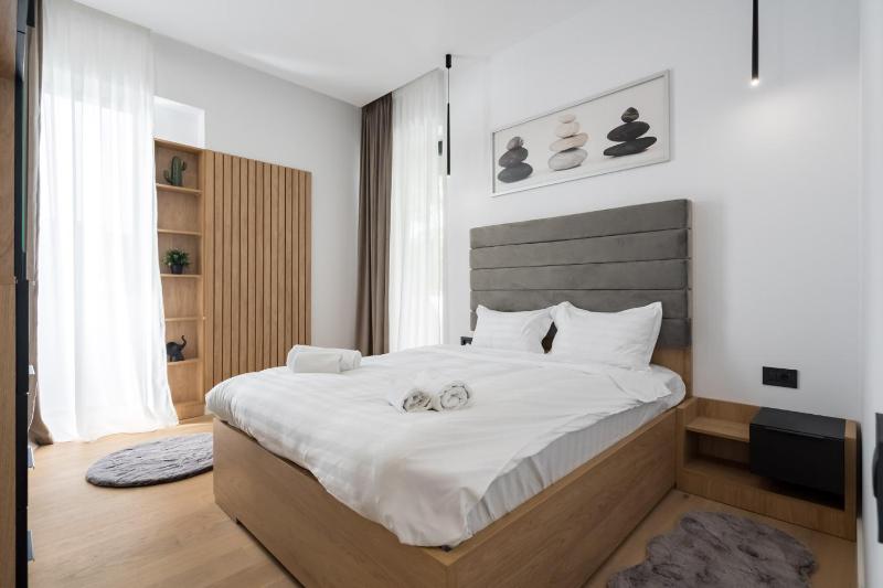 Eden - Elegant Retreat in Rosetti Luxury - image 1