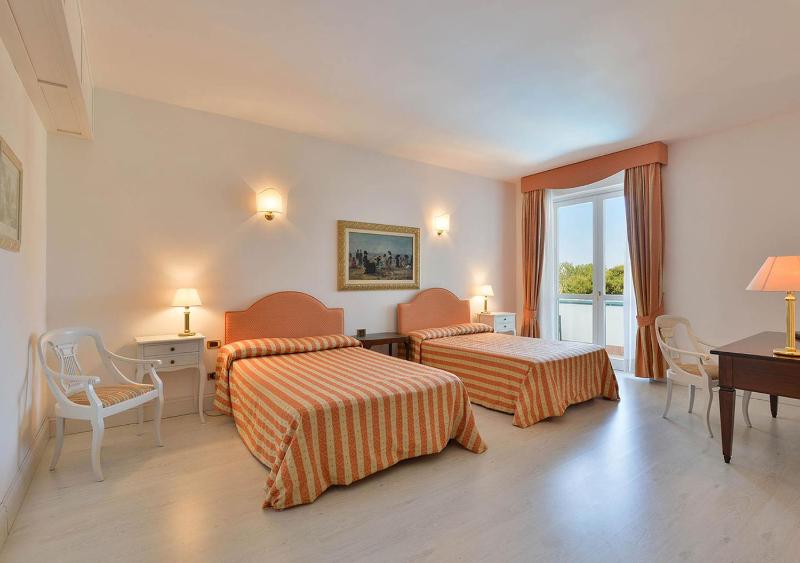 Superior Quadruple Room image 1
