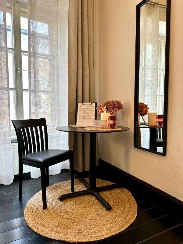 Standard Double Room image 3