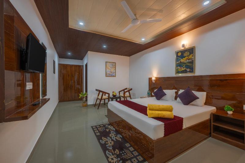 The Alluring North Sunset Vibes and Chest's Nest Near Mall road kasauli - image 7