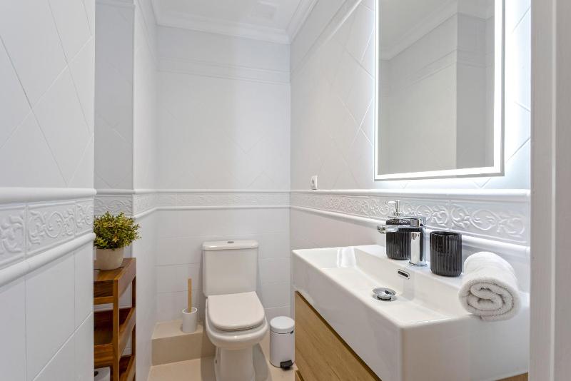 Genteel Home Royal Garden - image 6