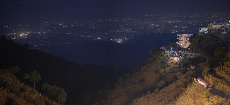 The Alluring North Sunset Vibes and Chest's Nest Near Mall road kasauli - image 16