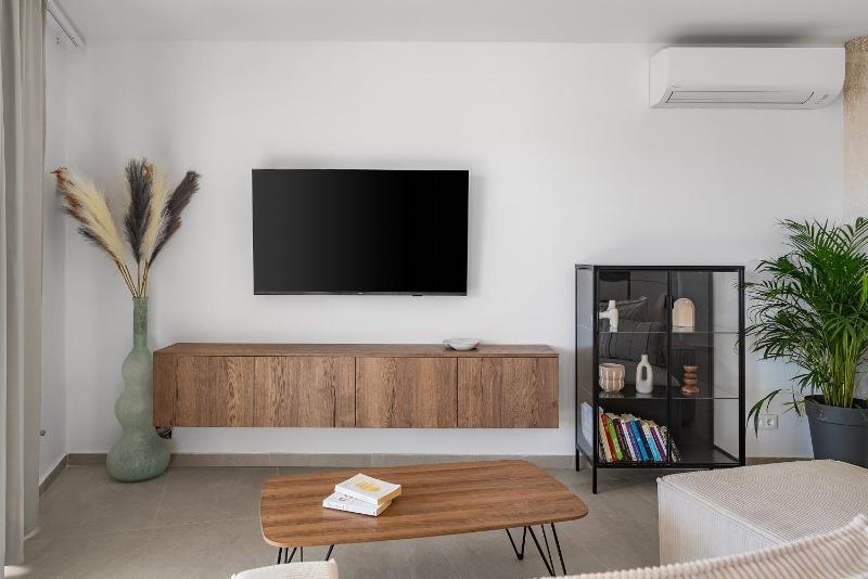 Luxury Tommy's Apartment - image 15