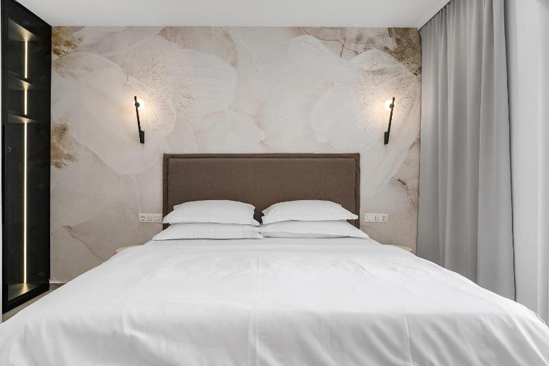Luxury Tommy's Apartment - image 29