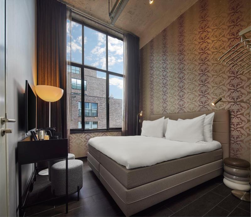 Double Room image 1