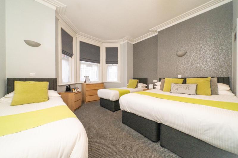 Quadruple Room image 1