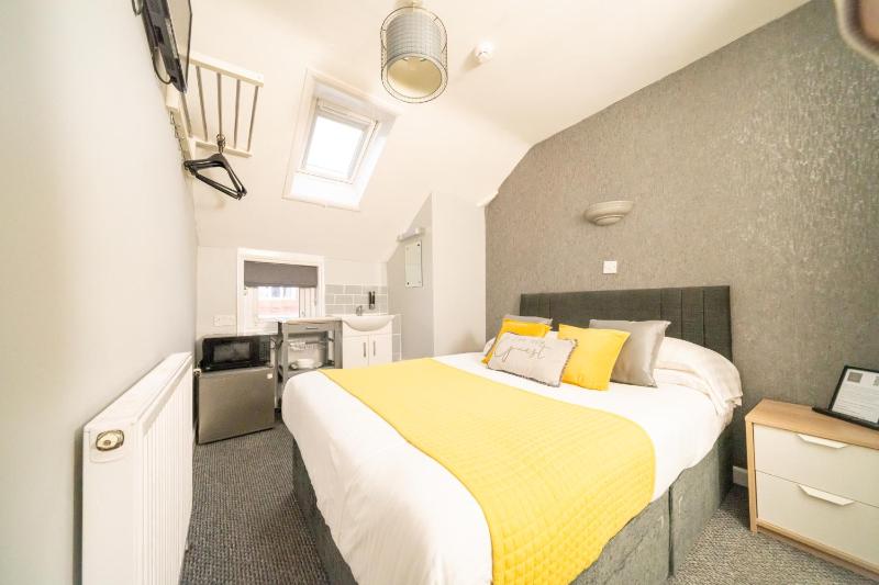 Double Room image 1