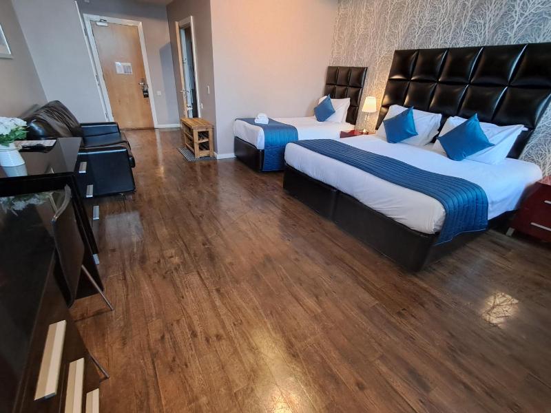 Standard Triple Room image 1