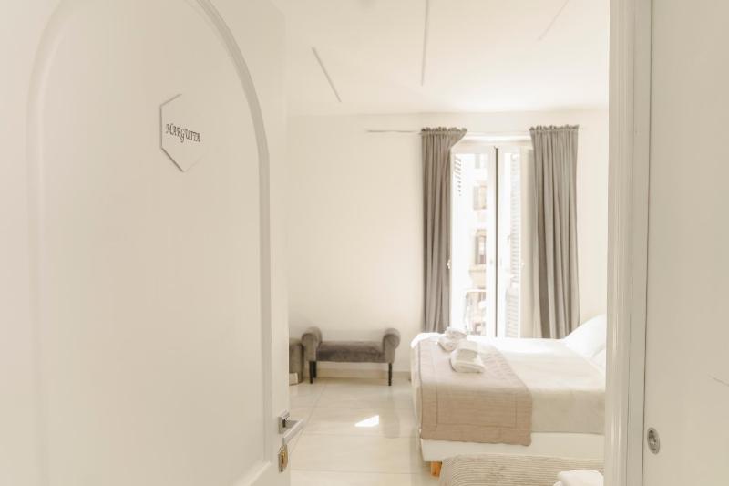 Deluxe Quadruple Room image 4