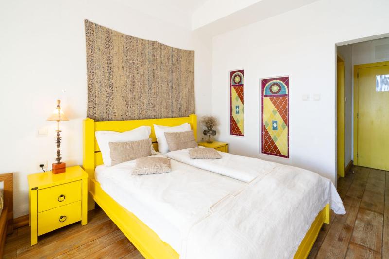 Double Room image 3
