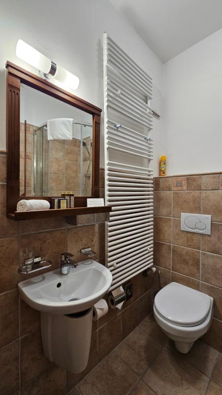 Standard Queen Room image 2