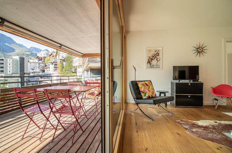 Three-Bedroom Apartment image 4