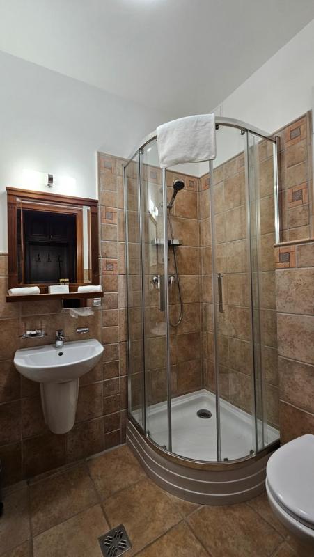 Standard Queen Room image 2