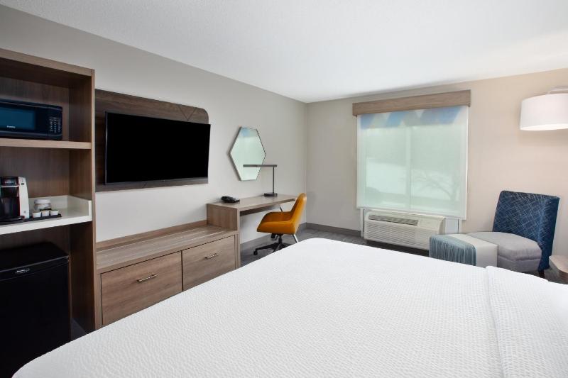 Standard Room image 4