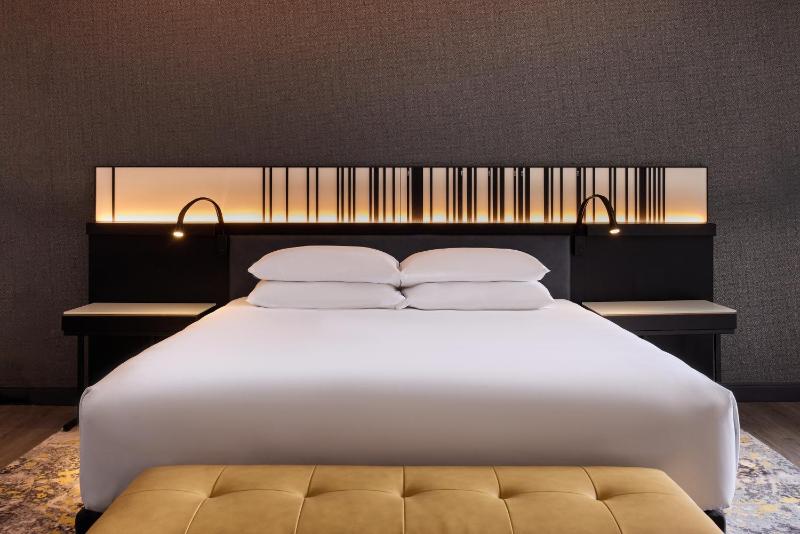 Junior Suite image 2