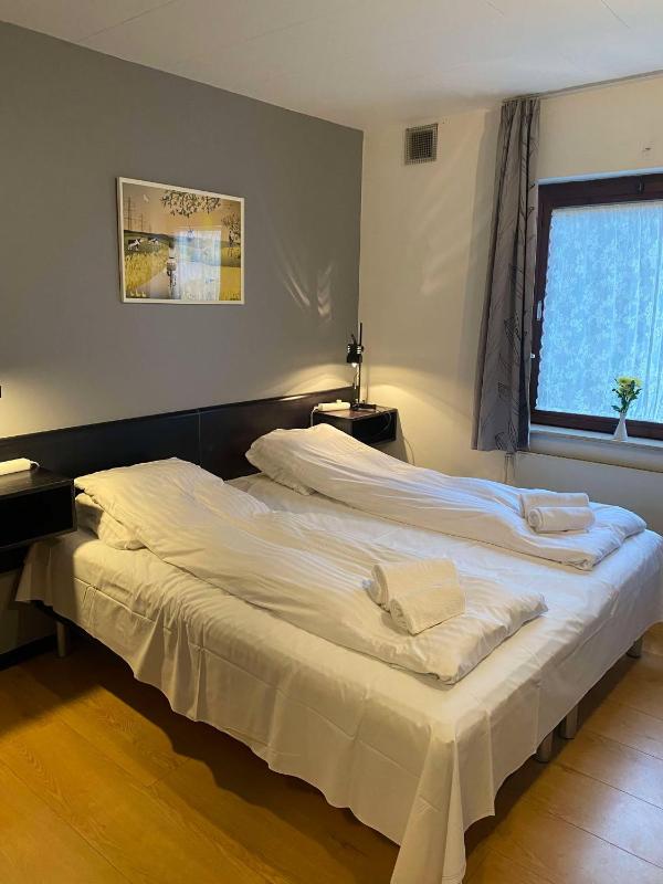 Twin Room image 1