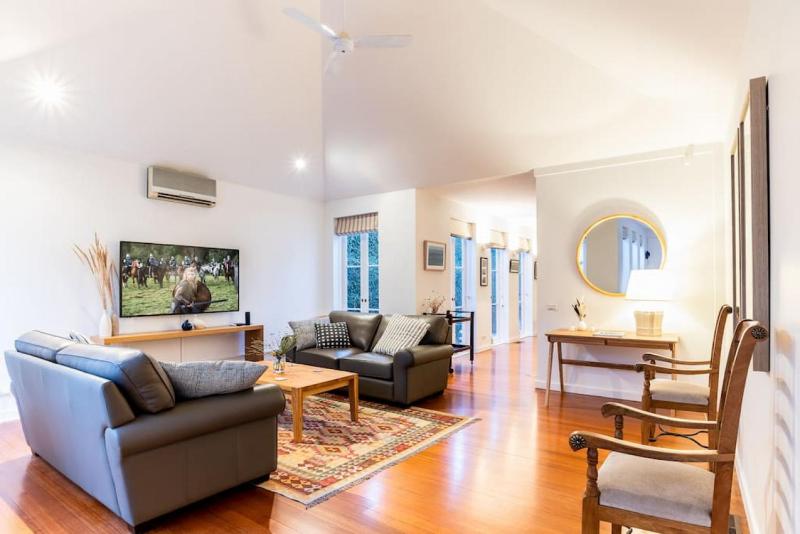 Sun-Soaked Sanctuary in the heart of Richmond - image 1