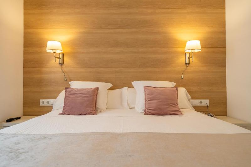 Superior Double or Twin Room image 3