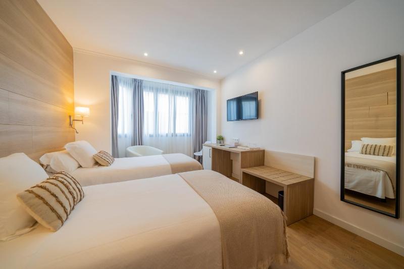 Superior Double or Twin Room image 2
