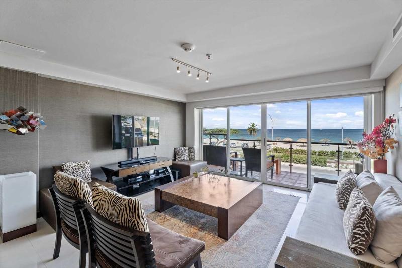 Beachfront-Adults Only-Majestic View 3BRcondo-E221 - image 10