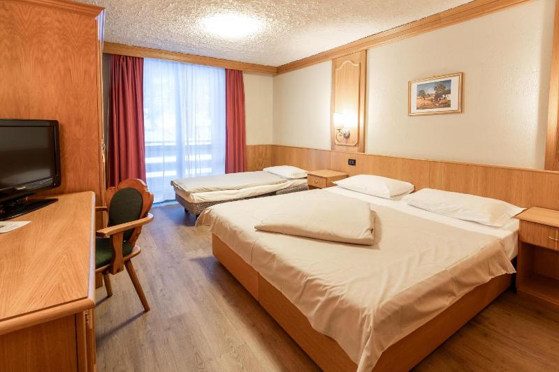 Classic Triple Room image 4