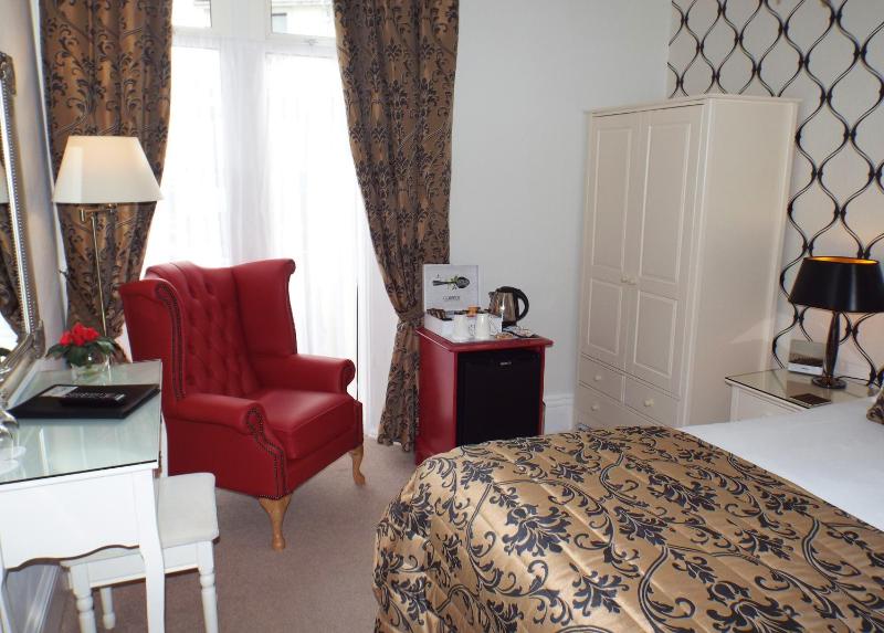 Superior Double Room image 2