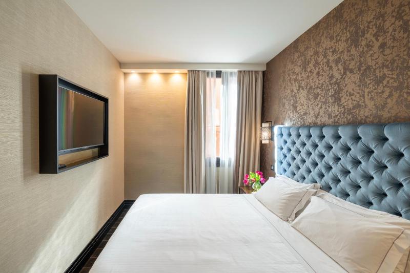 Superior Double Room image 1