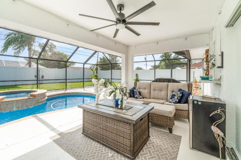 Tranquil Retreat with heated Pool Spa - Villa Serenity Haven - image 11