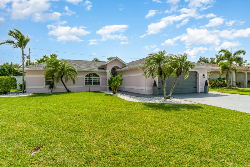 Tranquil Retreat with heated Pool Spa - Villa Serenity Haven - image 16