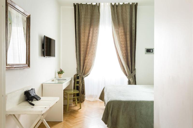 Superior Double Room image 4