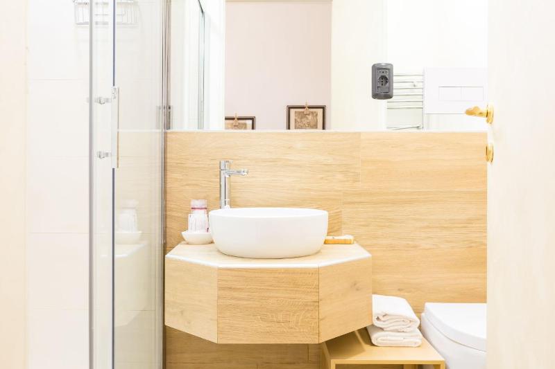 Superior Triple Room image 2