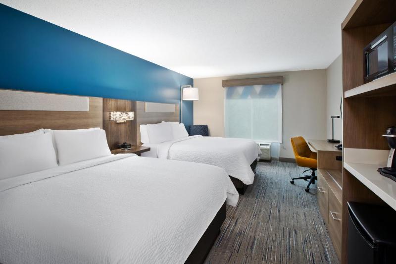 Standard Room with Two Queen Beds image 2