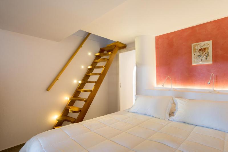 Grande Suite with Caldera View and Hot Tub image 4