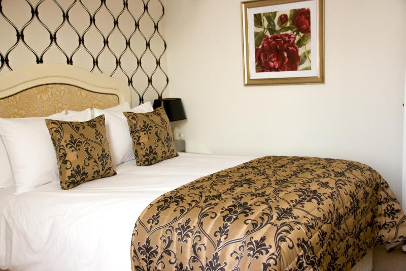 Superior Double Room image 4