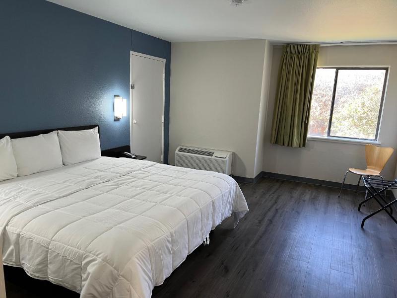 King Room - Non Smoking image 1