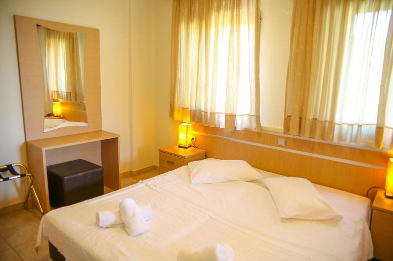 One Bedroom Standard Suite image 2