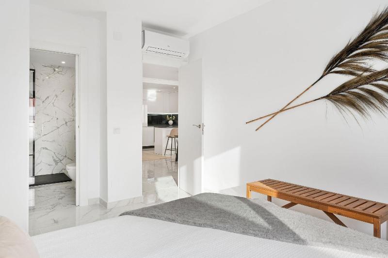 La Maestranza - Luxury Renovated Apartment - image 6