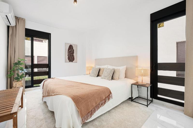 La Maestranza - Luxury Renovated Apartment - image 26