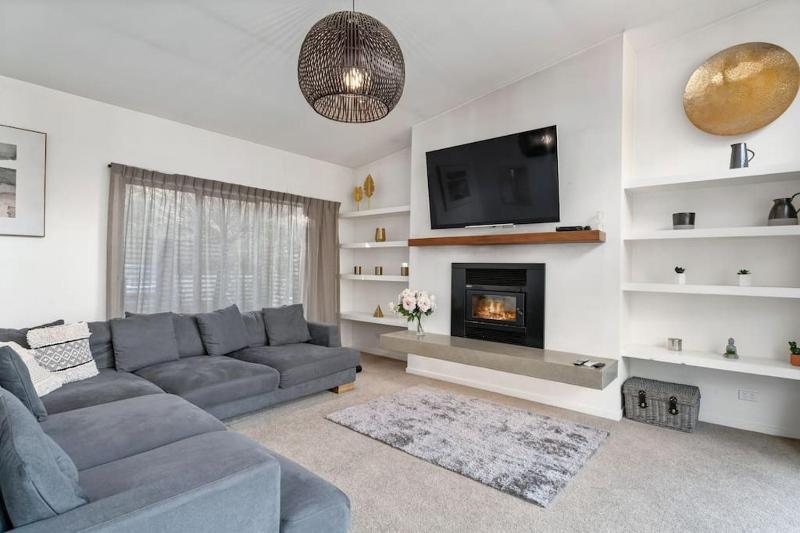 Huge & Stylish on Shotover 4 Bedrooms - image 14