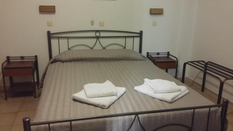 Double Room image 2