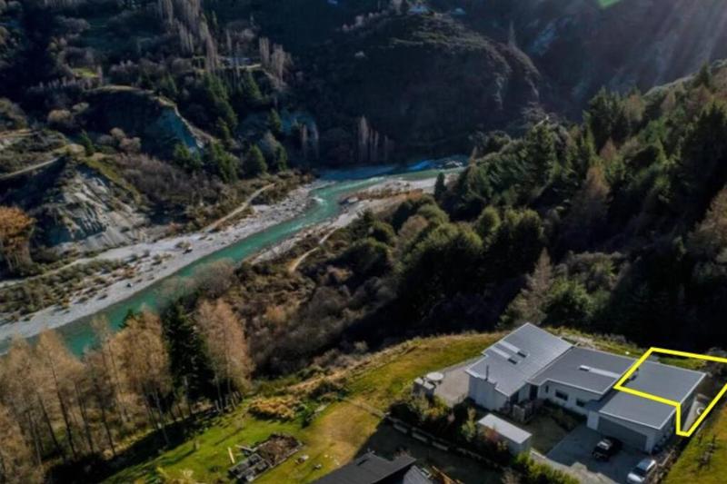 Shotover River 2 Bedrooms Luxury - image 27