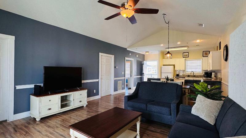 Absolutely Adorable condo in the center of MB - image 21