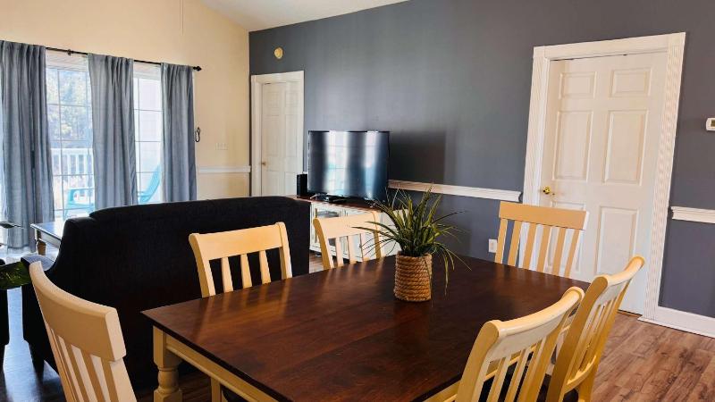 Absolutely Adorable condo in the center of MB - image 28