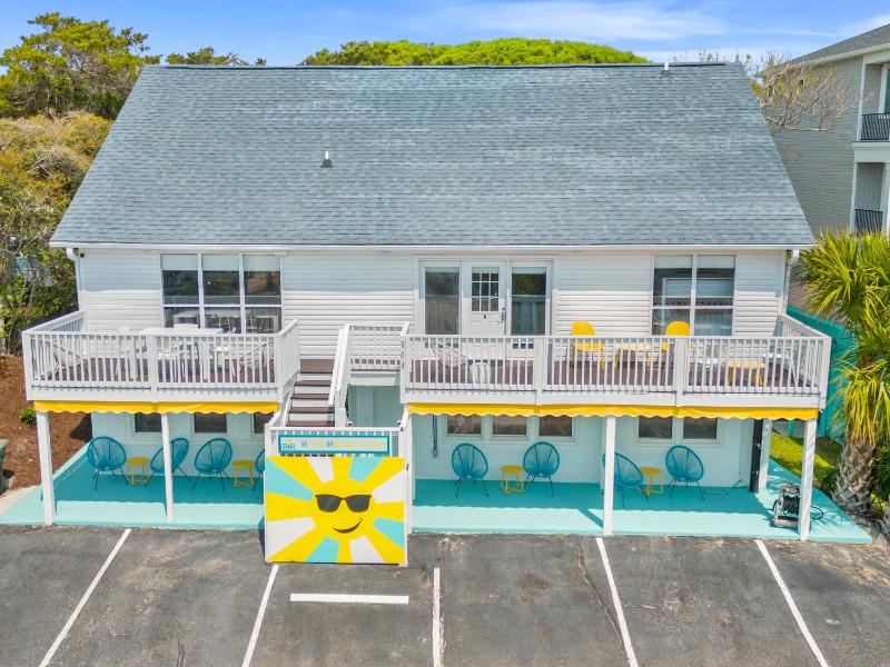 Sunshine House #1-Selfie-Friendly - Steps to Beach - image 45